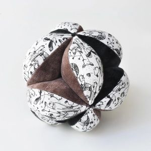 High Contrast Clutch Ball